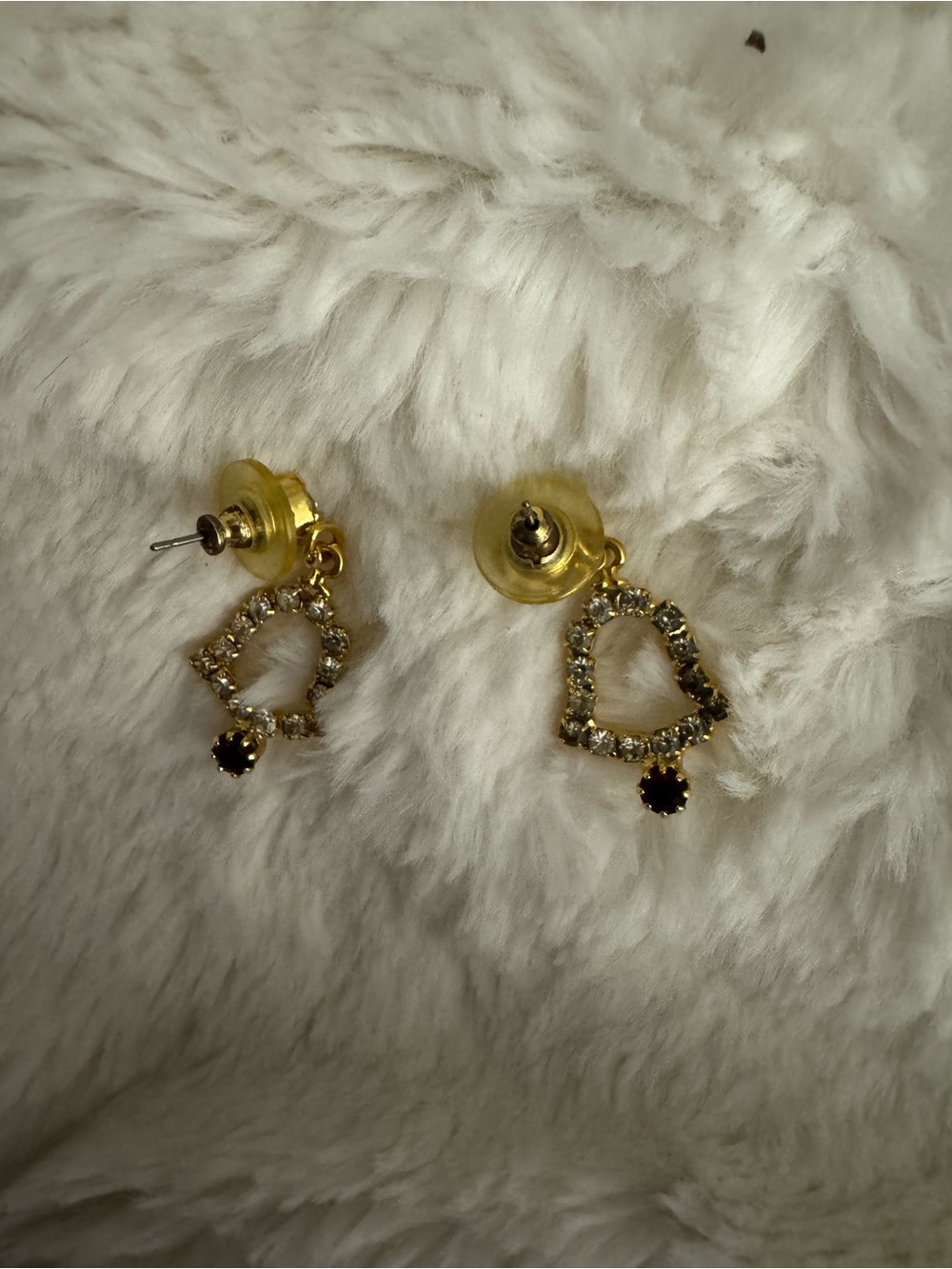 Gold vintage Art Deco style earring